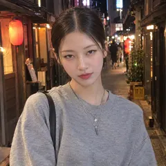 Face 2 of the Stray Cat type